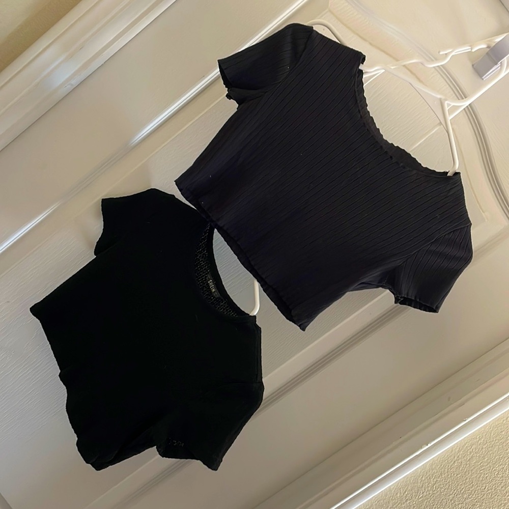 2 XS black crop tops